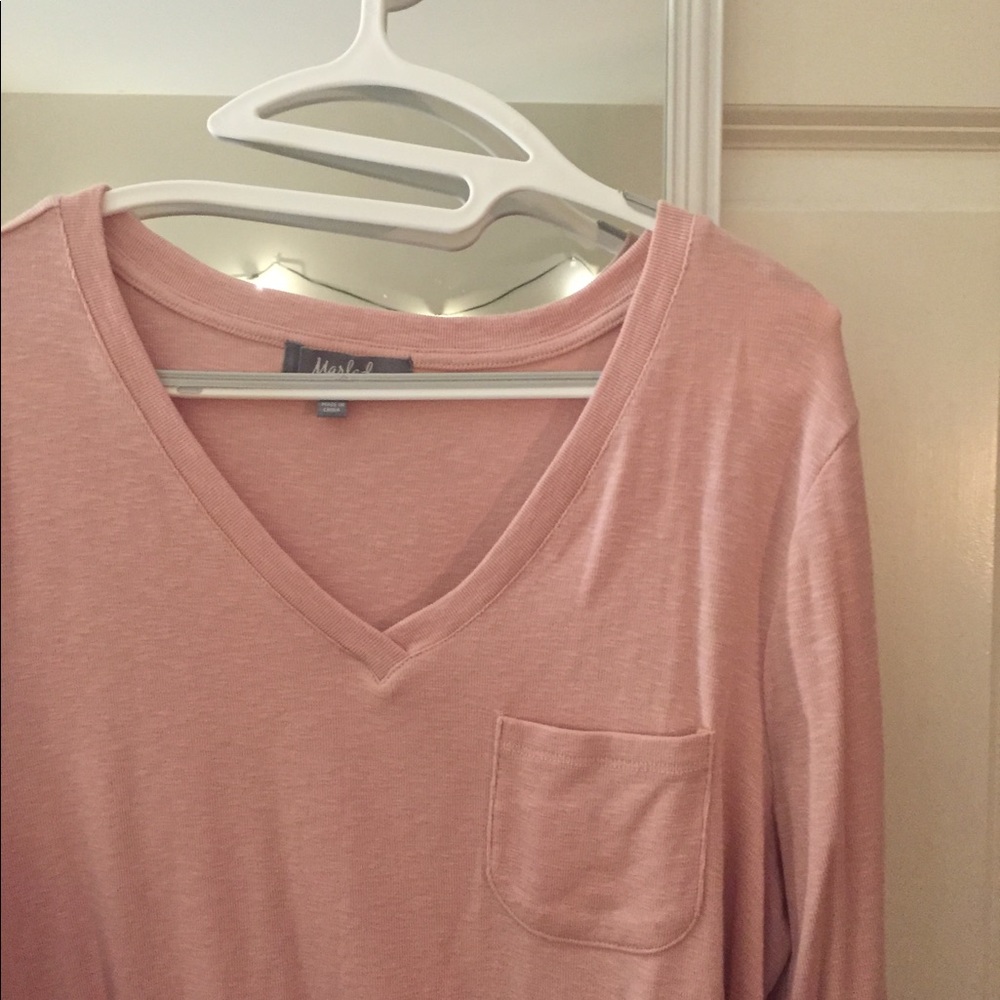pink top